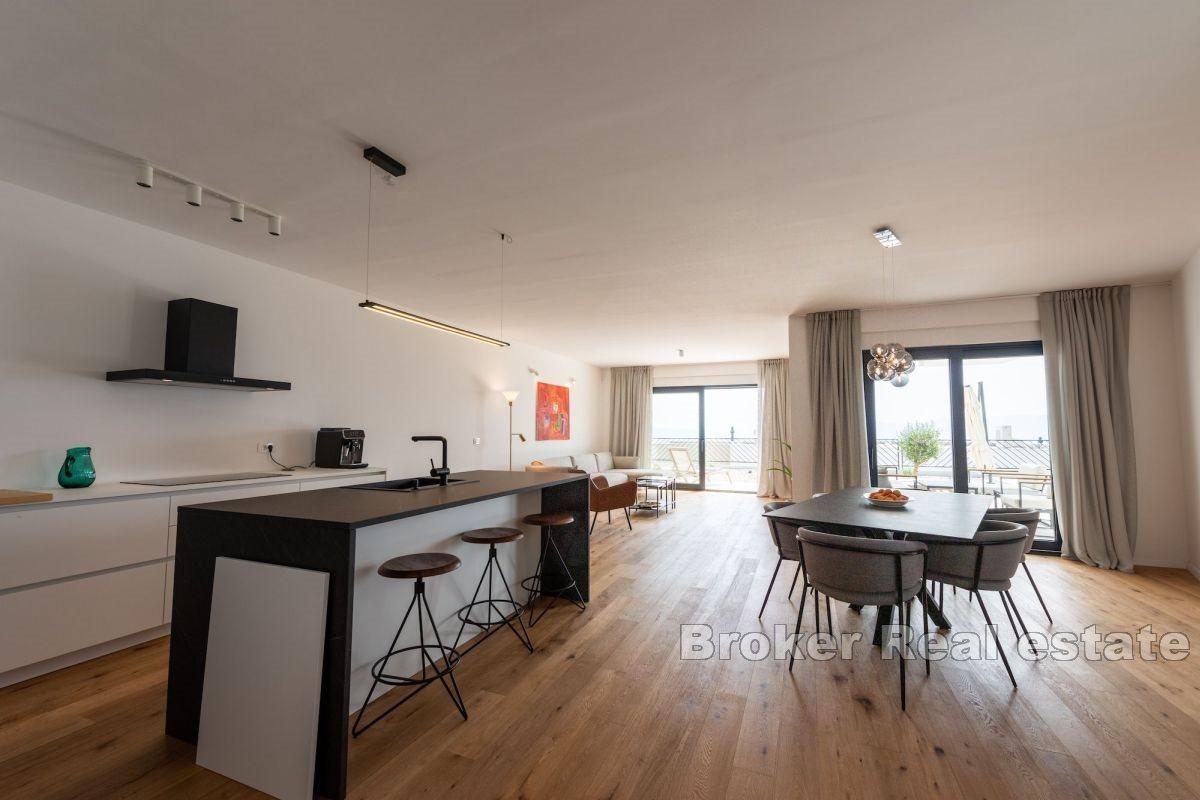 Двухквартирная вилла с видом на море и собственным бассейном