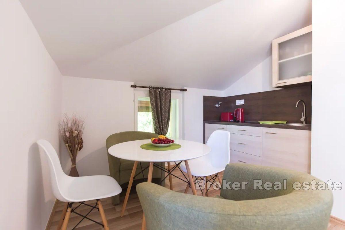 Charming apartment first row to the sea in the center