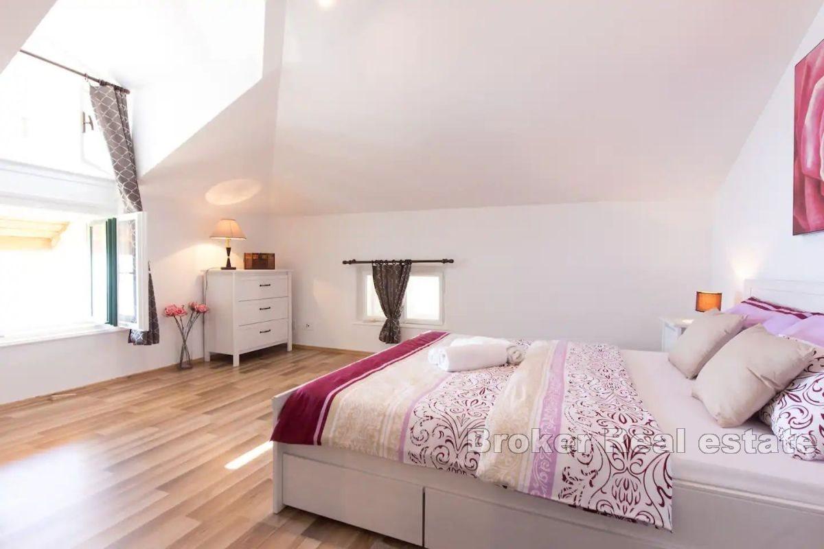 Okouzlující apartmán v první řadě k moři v centru