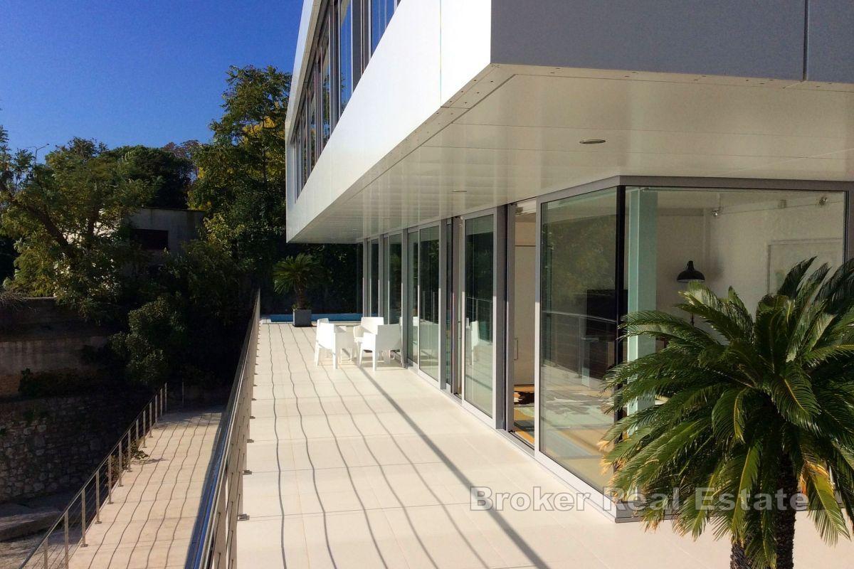 Villa design en première ligne de la mer