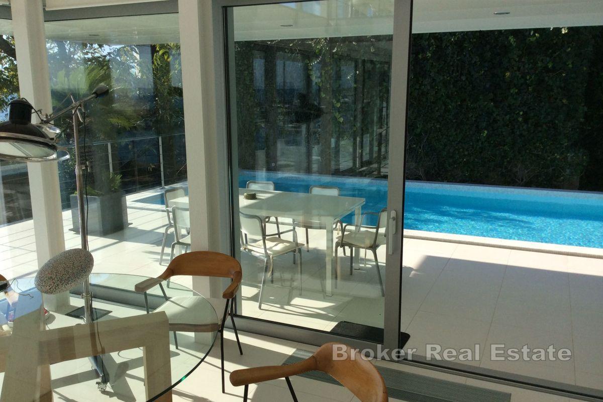 Dizajnerska vila prvi red do mora