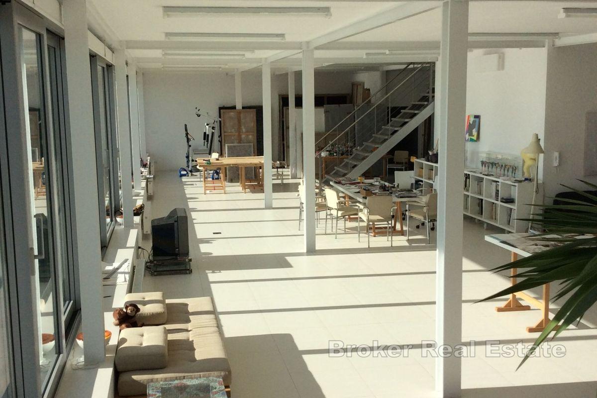 Designvilla första raden mot havet