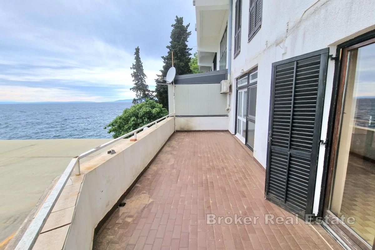 Квартира в центре, первый ряд от моря