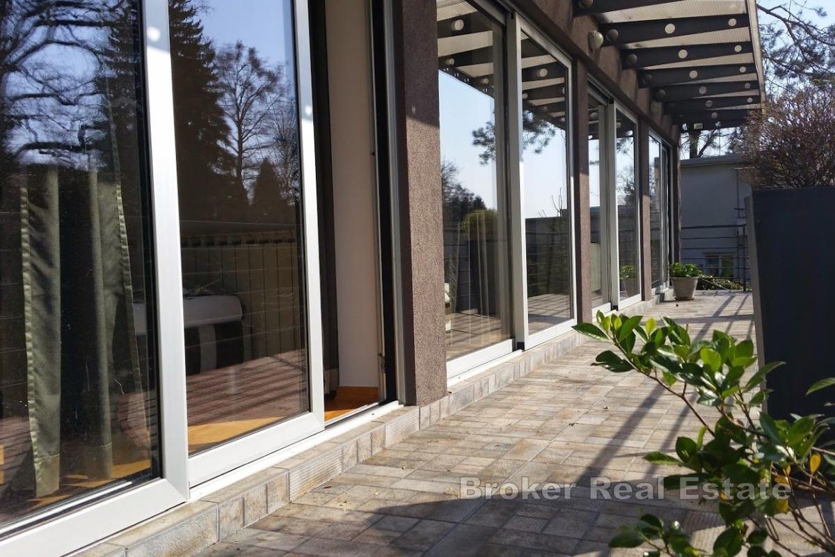 Kuća u mirnom dijelu Zagreba, nadomak Centra i Ilice