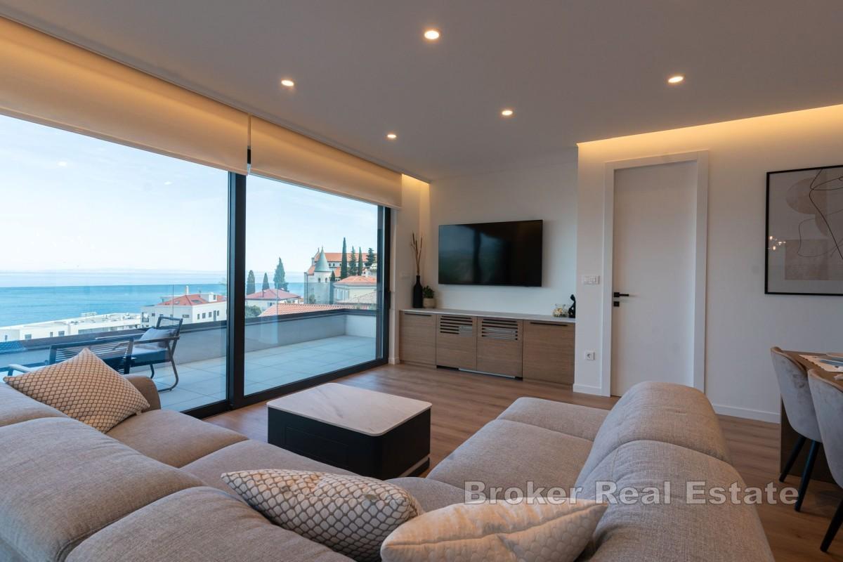 Modern lägenhet med havsutsikt i ny byggnad