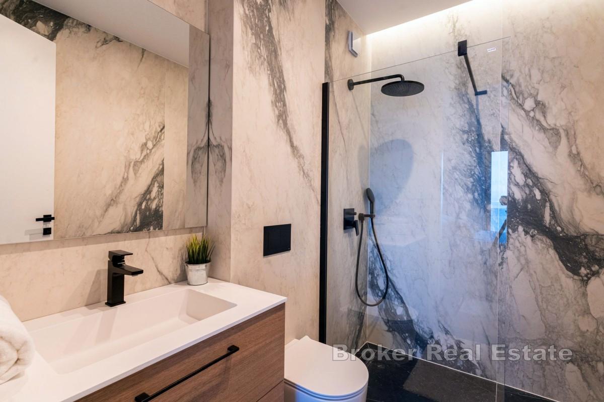 Nowoczesny apartament z widokiem na morze w nowym budynku