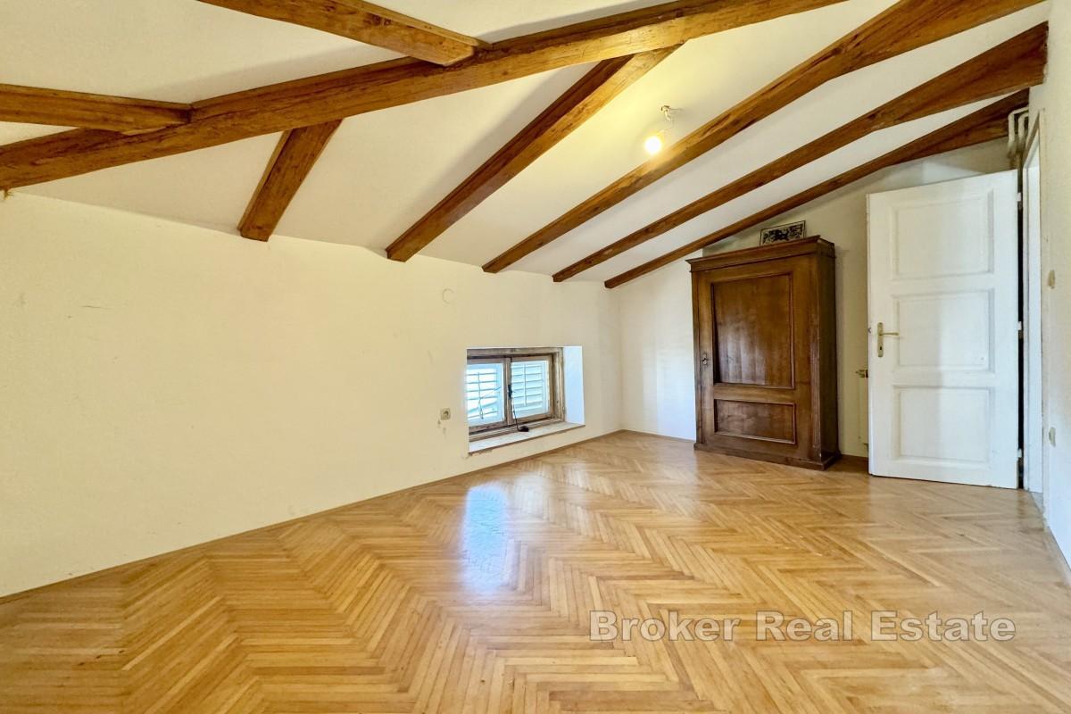 Geräumige Wohnung mit separatem Studio in der Nähe der Strandpromenade