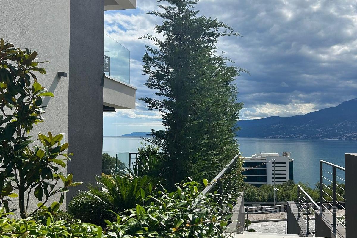 Luxusní apartmán s výhledem na moře