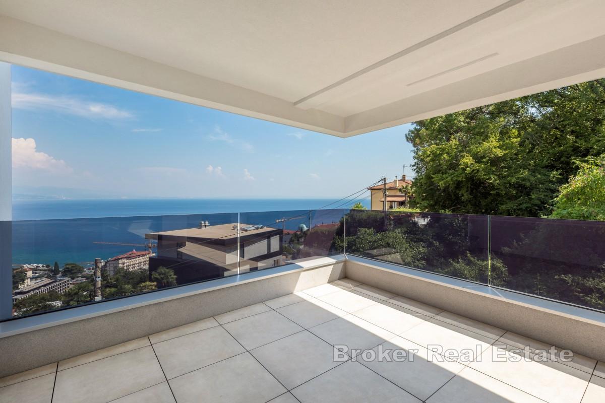 Appartamento di lusso con vista mare