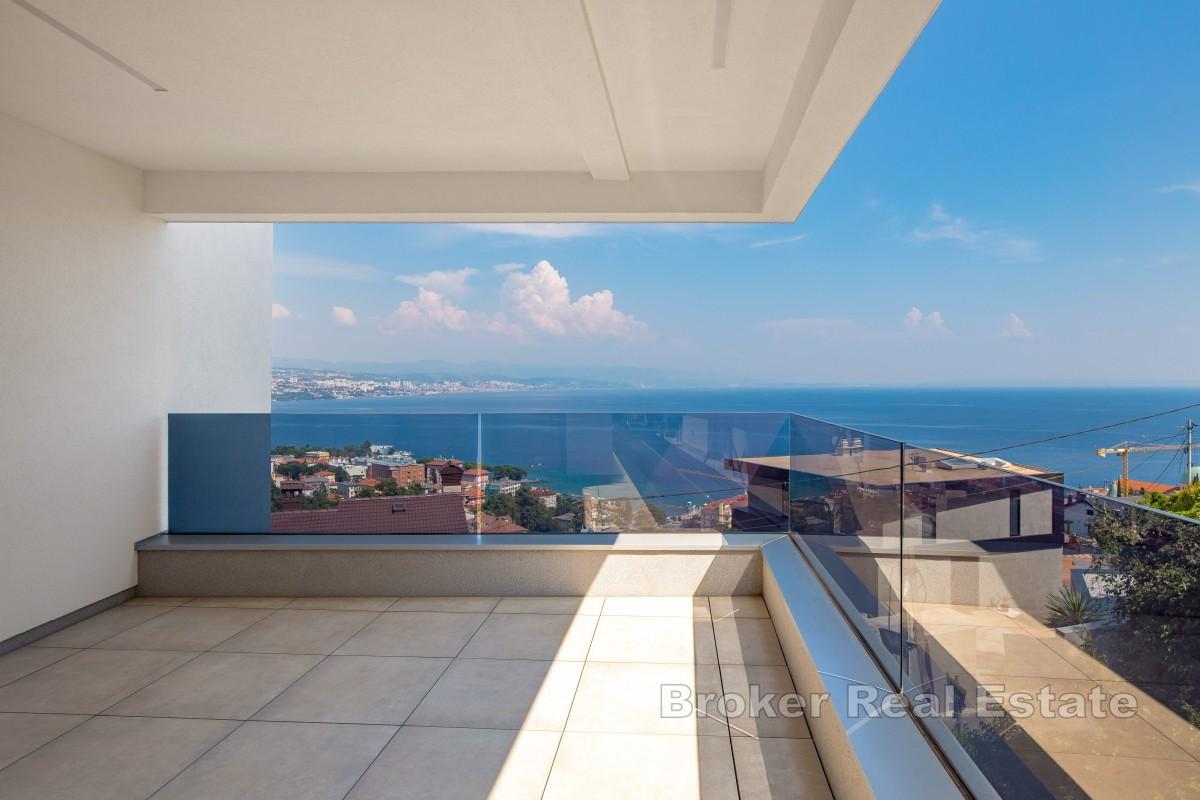 Appartamento di lusso con vista mare