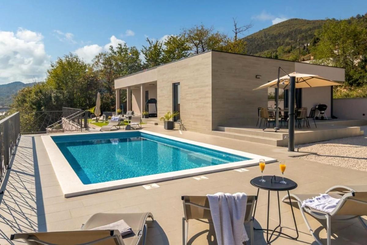 001-1024-40-opatija-elegant-villa-with-pool-for-sale