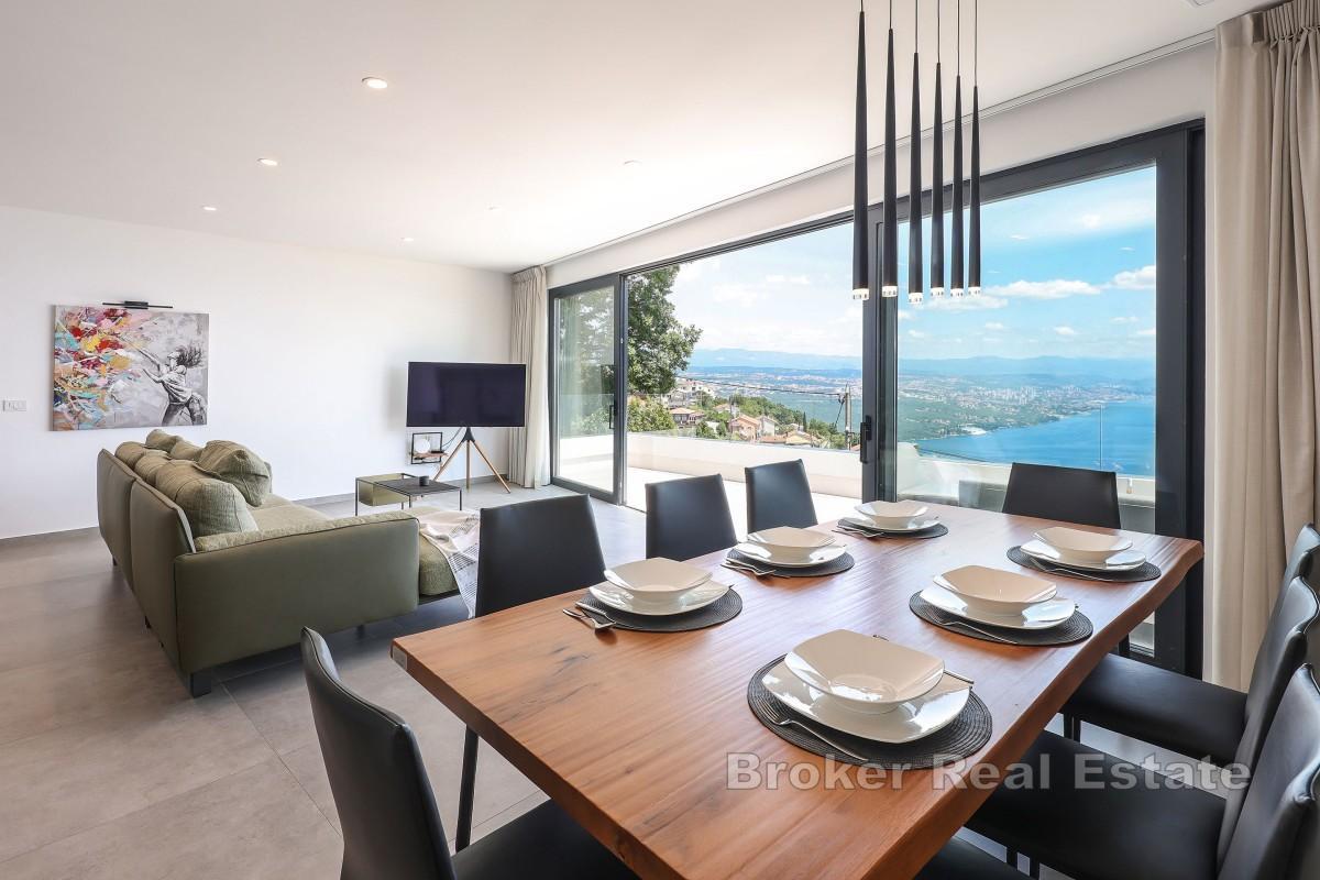 Вилла с бассейном и видом на залив Кварнер