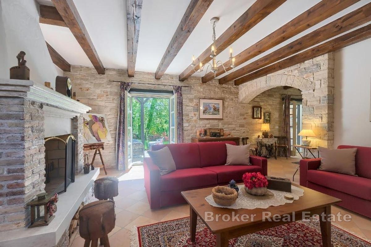 Autochtonní vila ve střední Istrii s moderním designem