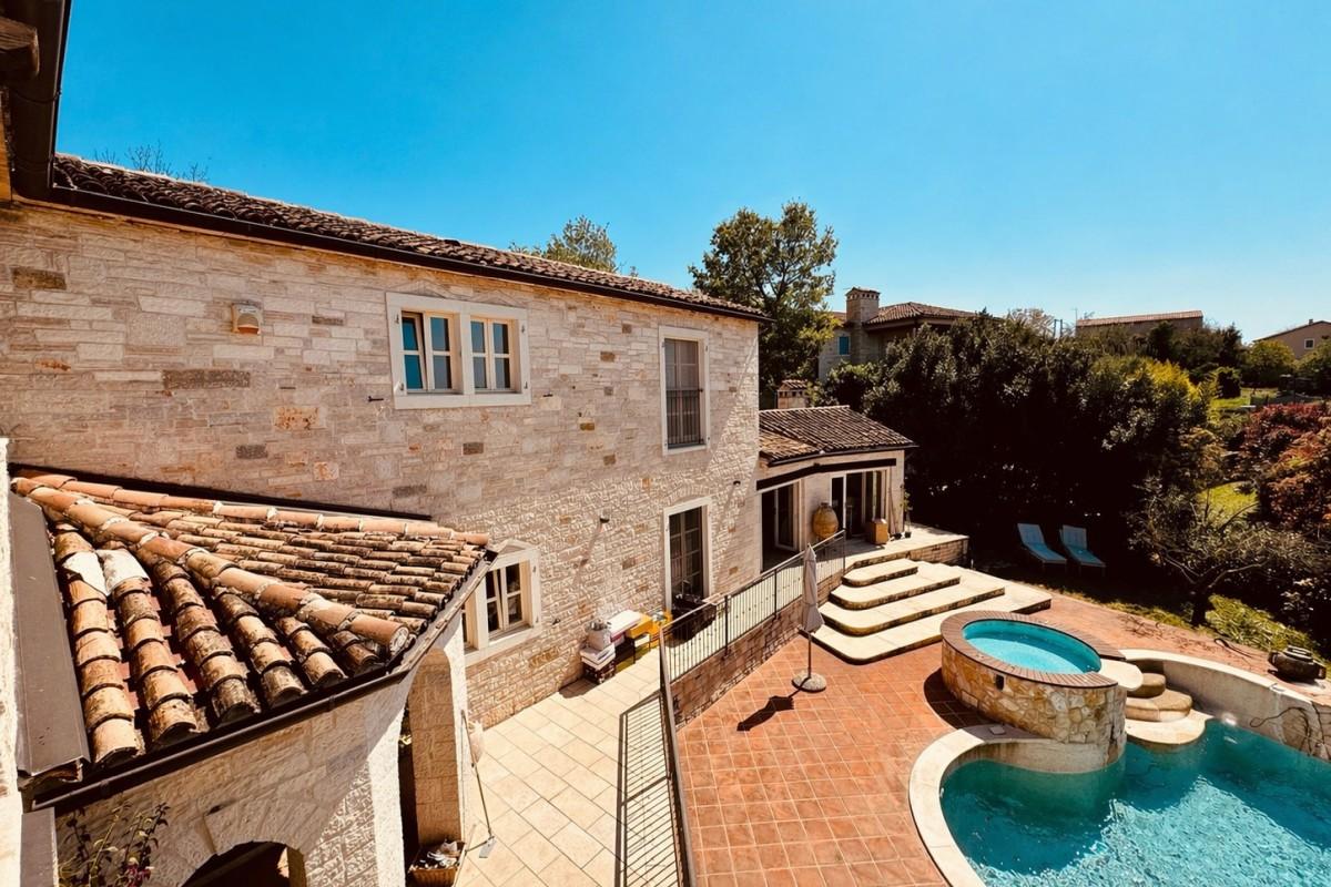 001-1024-49-Rovinj-luxury-stone-villa-with-pool-and-big-garden-for-sale