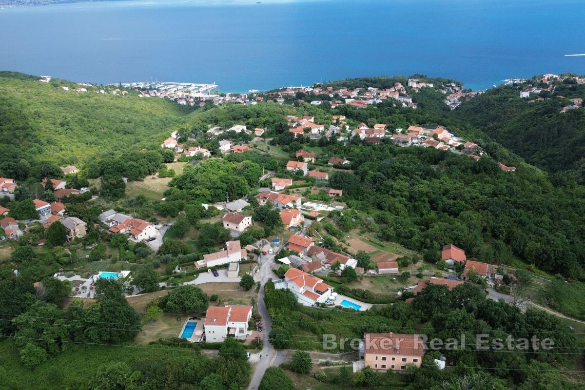 Terrain constructible attractif avec permis de construire près d'Opatija