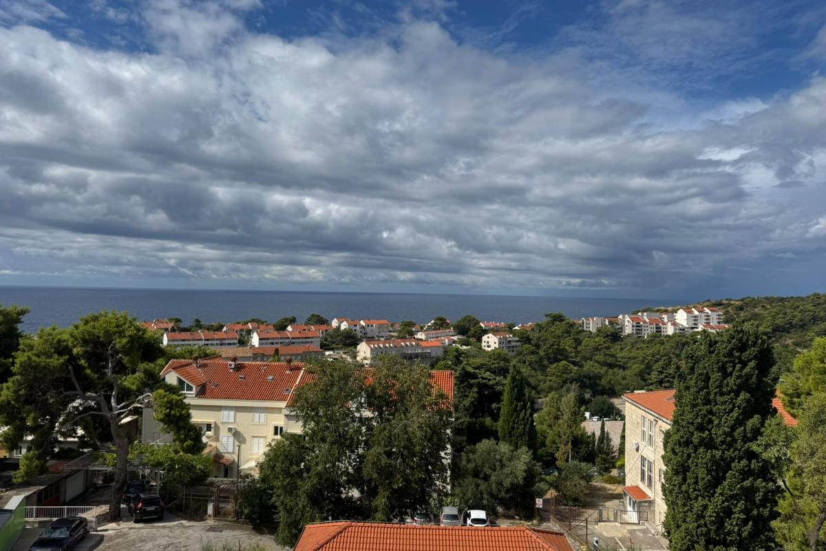 Romslig leilighet i rolig beliggenhet i Lapad