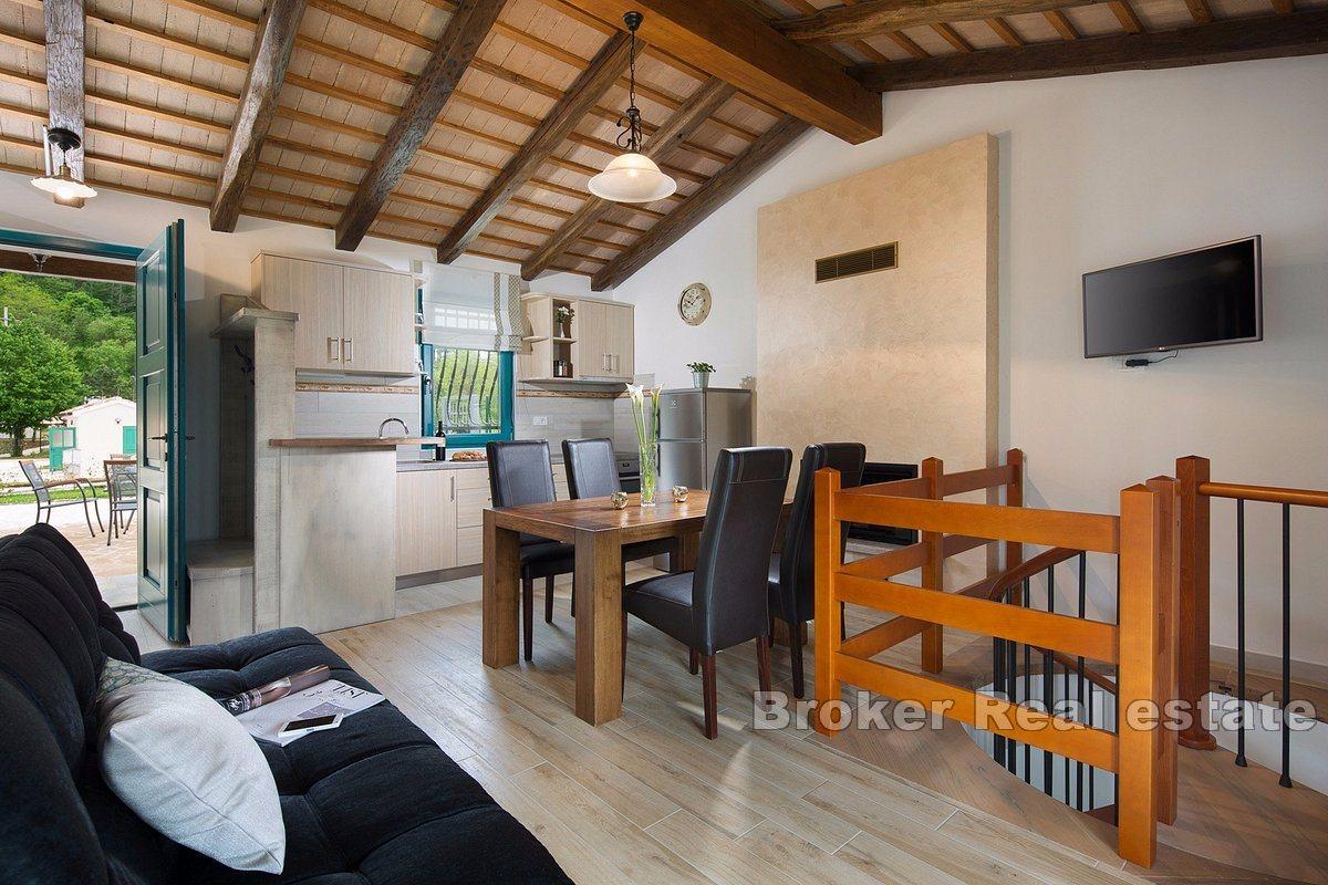 Grande tenuta con case vacanze e turismo