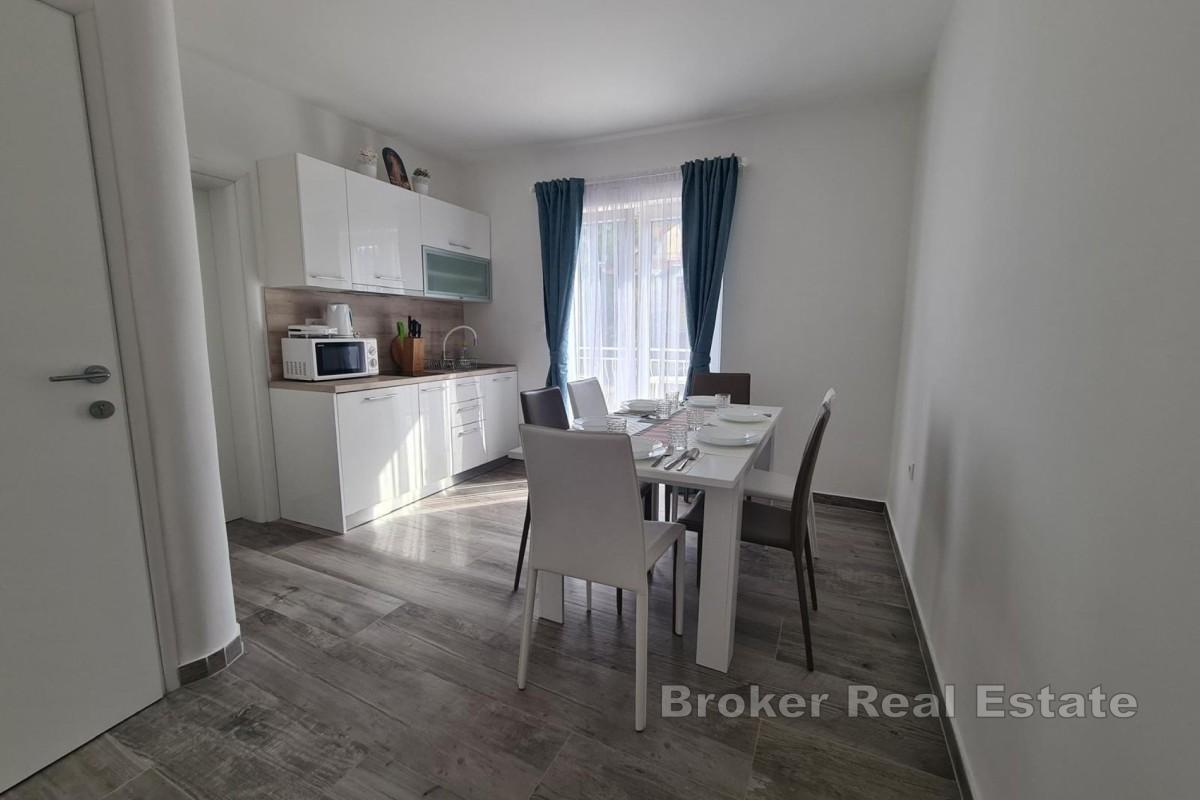 Lägenhetshus med havsutsikt