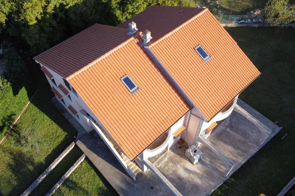 001-1026-09-Krk-House-with-four-apartments-and-an-attic-in-a-quiet-location-for-sale