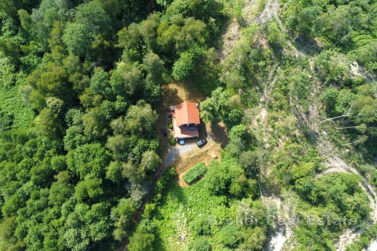 Kuća u blizini rijeke Kupe