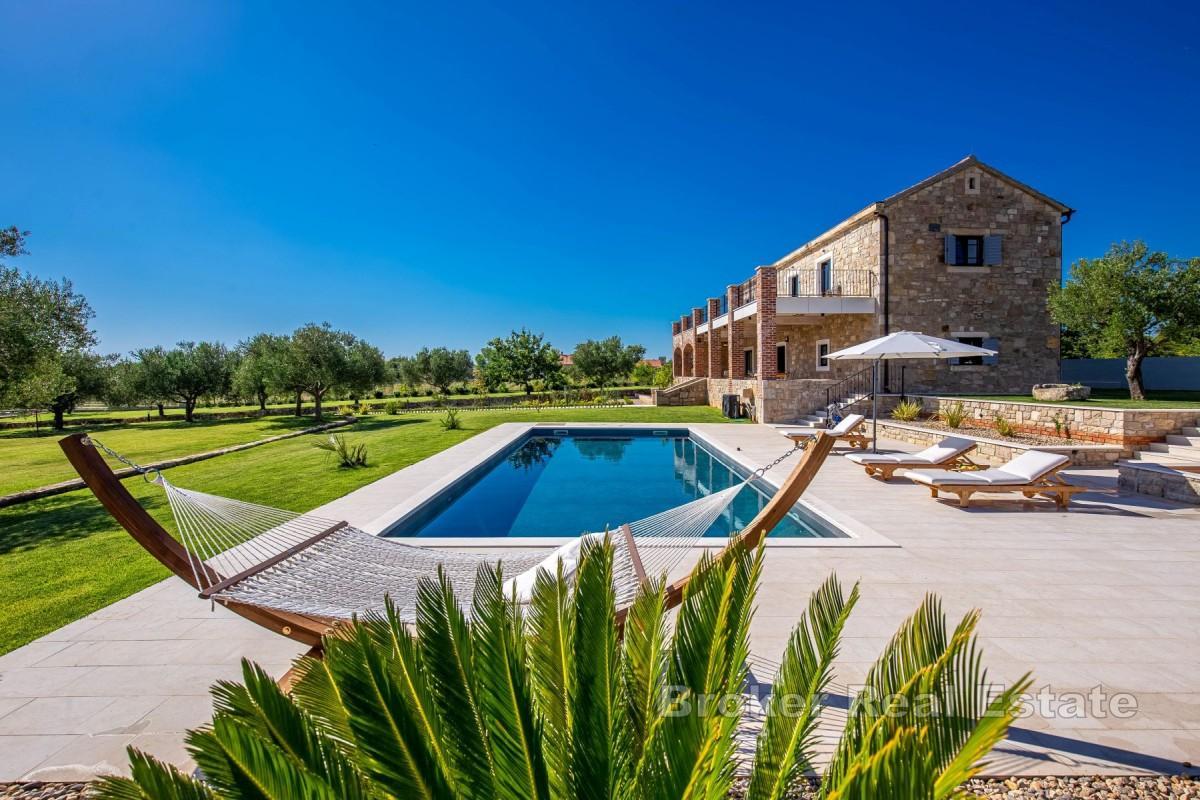 Villa de luxe avec court de tennis