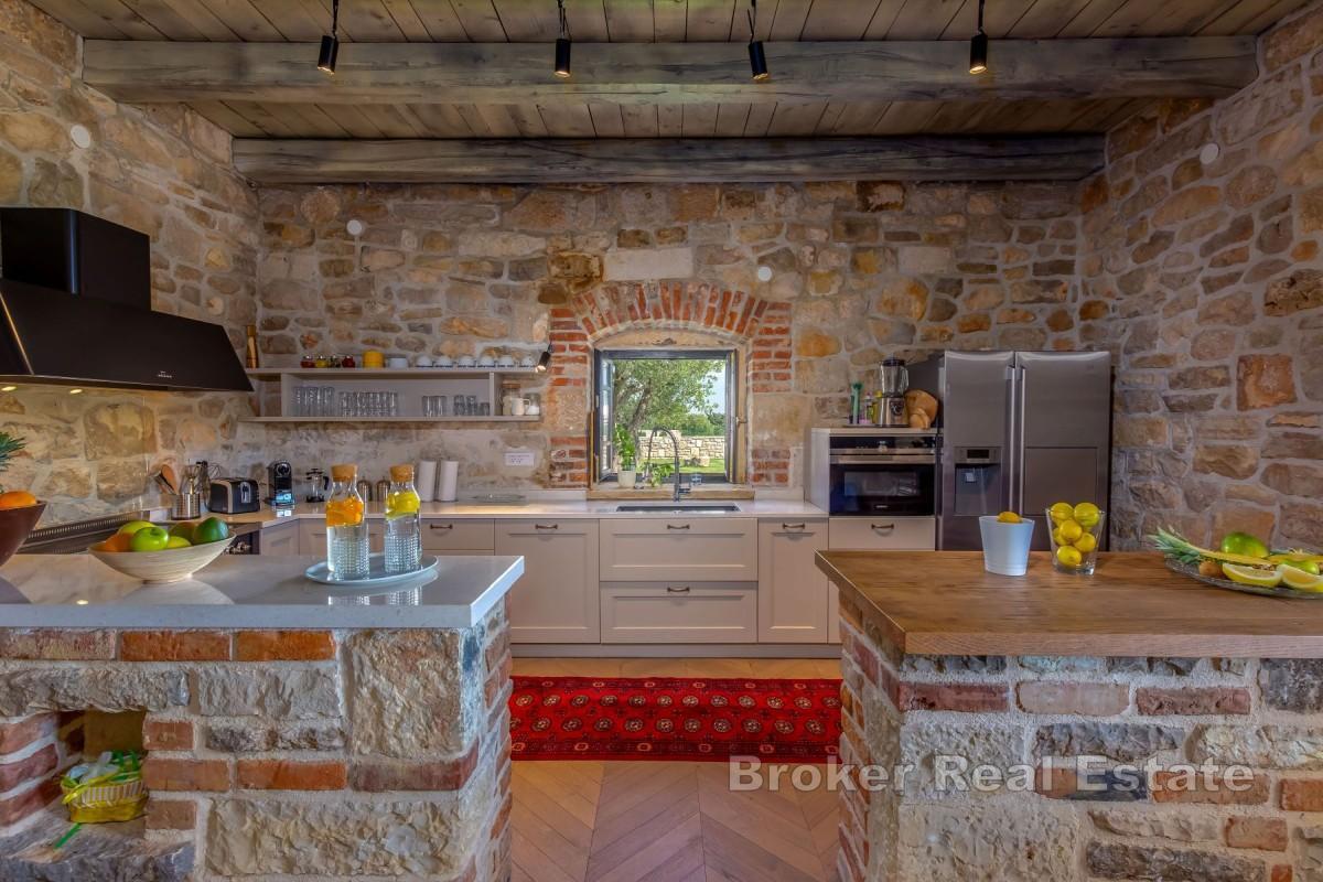 Villa de luxe avec court de tennis