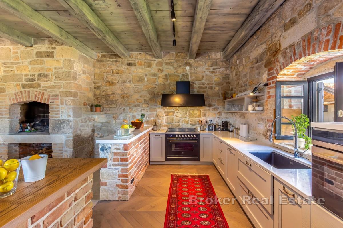 Villa de luxe avec court de tennis