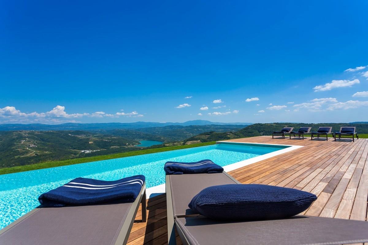 001-1026-16-motovun-villa-in-a-unique-location-for-sale