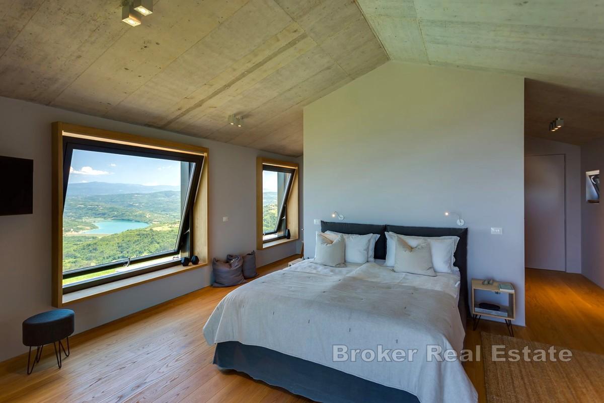 Villa in einzigartiger Lage mit Blick auf das Mirnatal