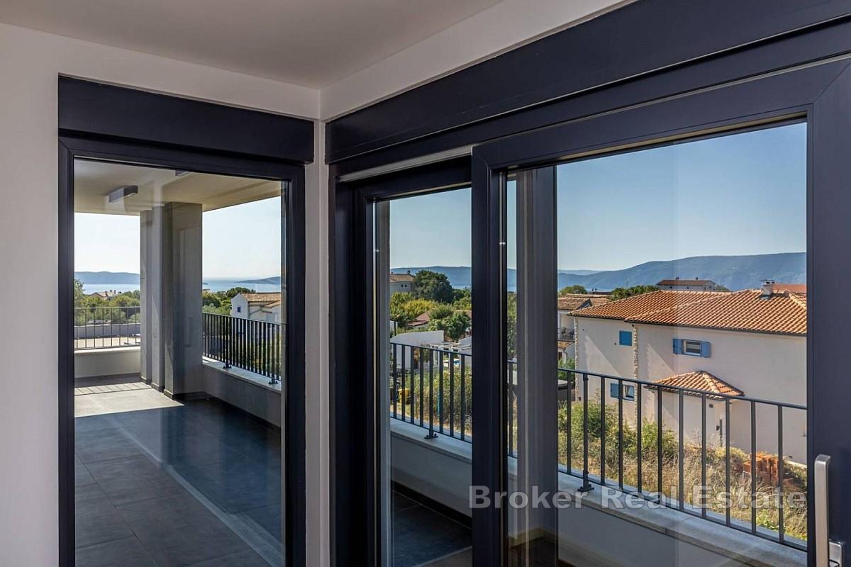Villa med basseng i fredelige omgivelser