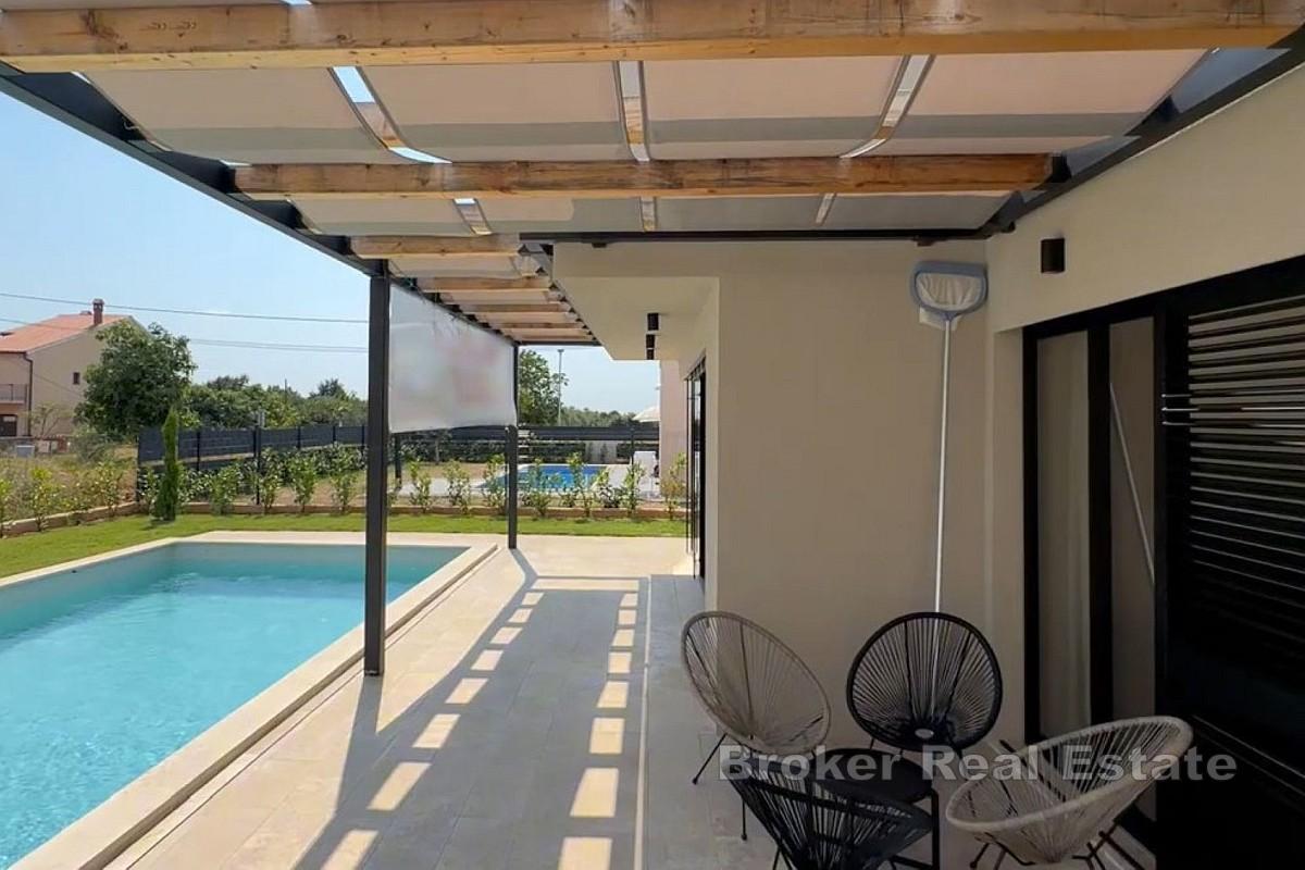 Villa avec piscine dans un cadre paisible