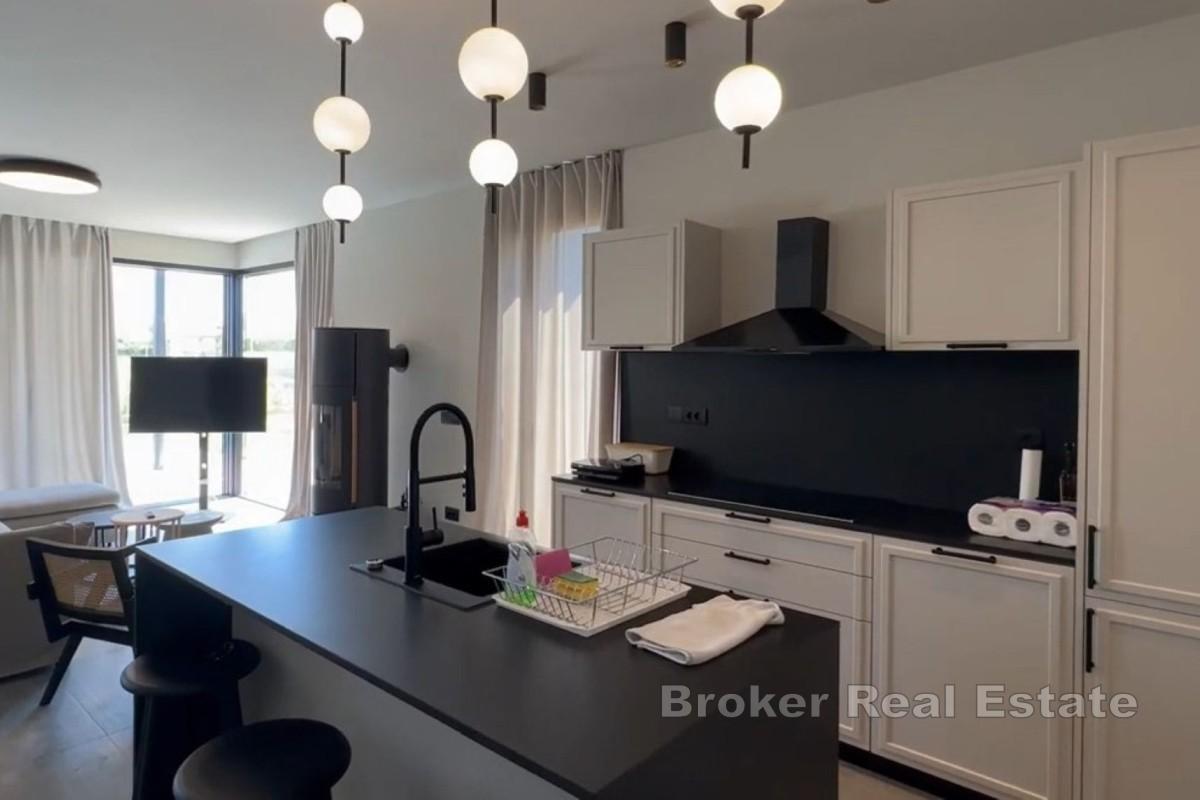 Villa avec piscine dans un cadre paisible