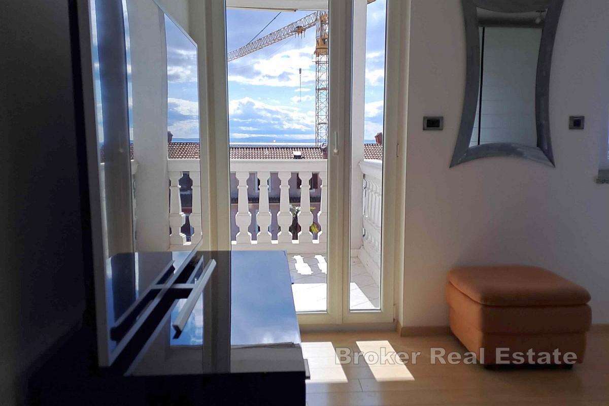 Przestronny apartament z tawerną i widokiem na morze