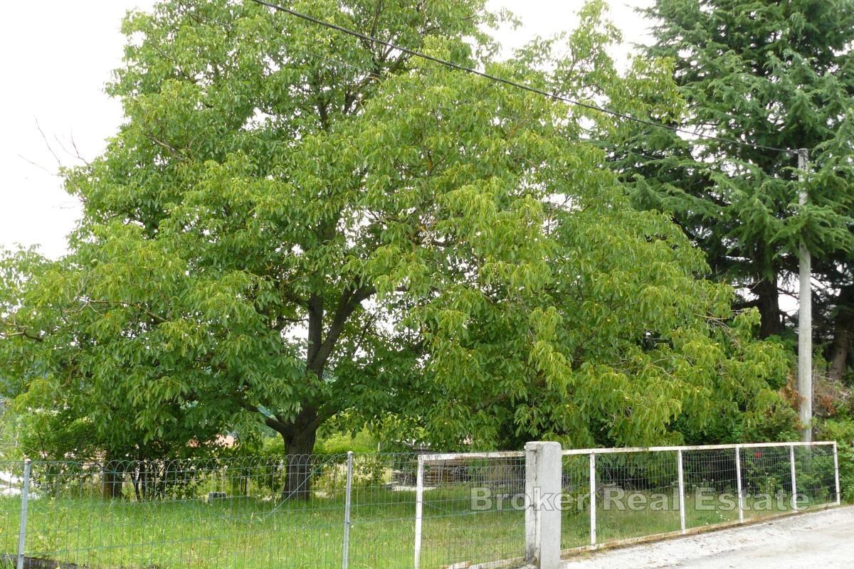 Tenuta familiare con casa e frutteto a Donja Stubica
