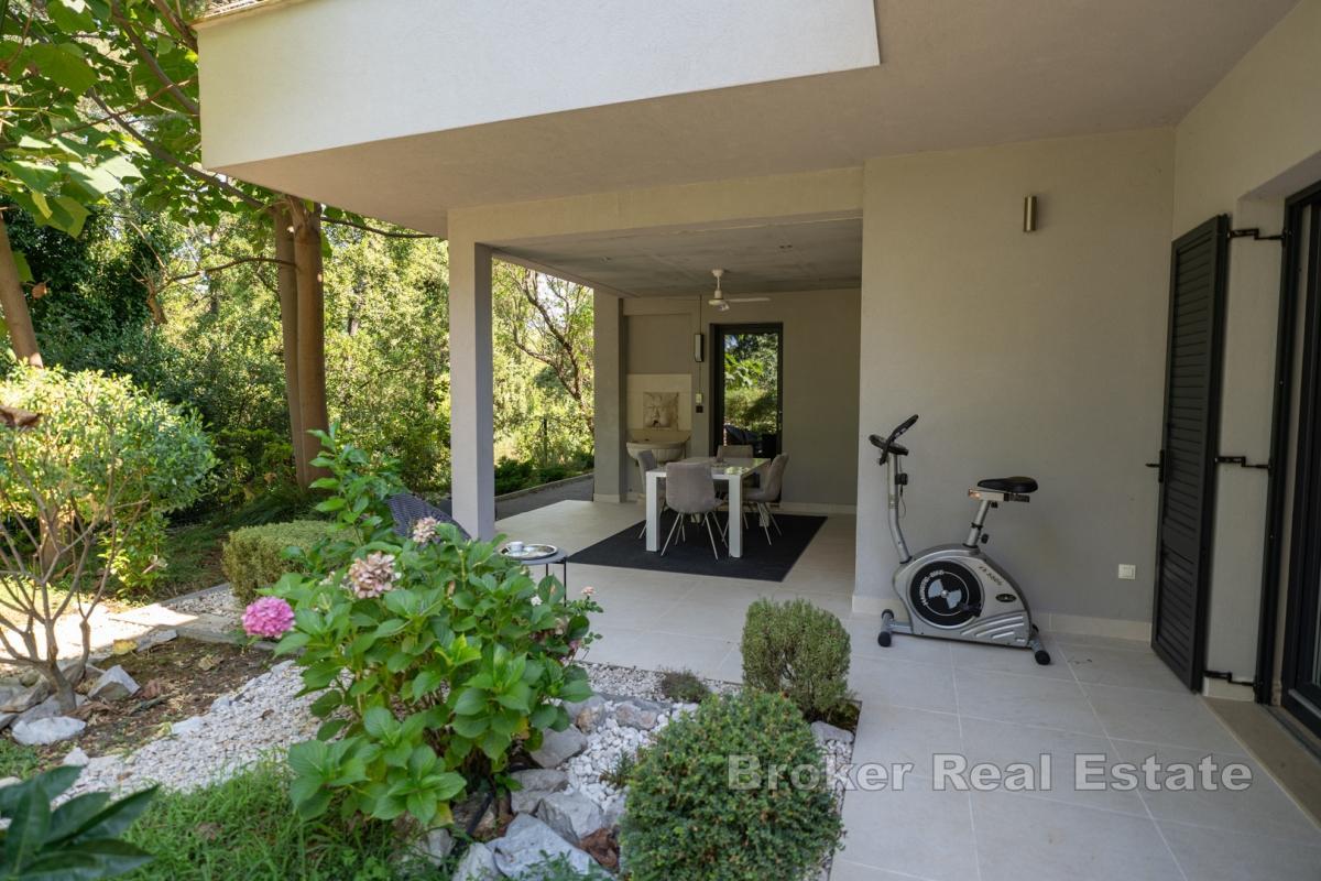 Modern villa med pool