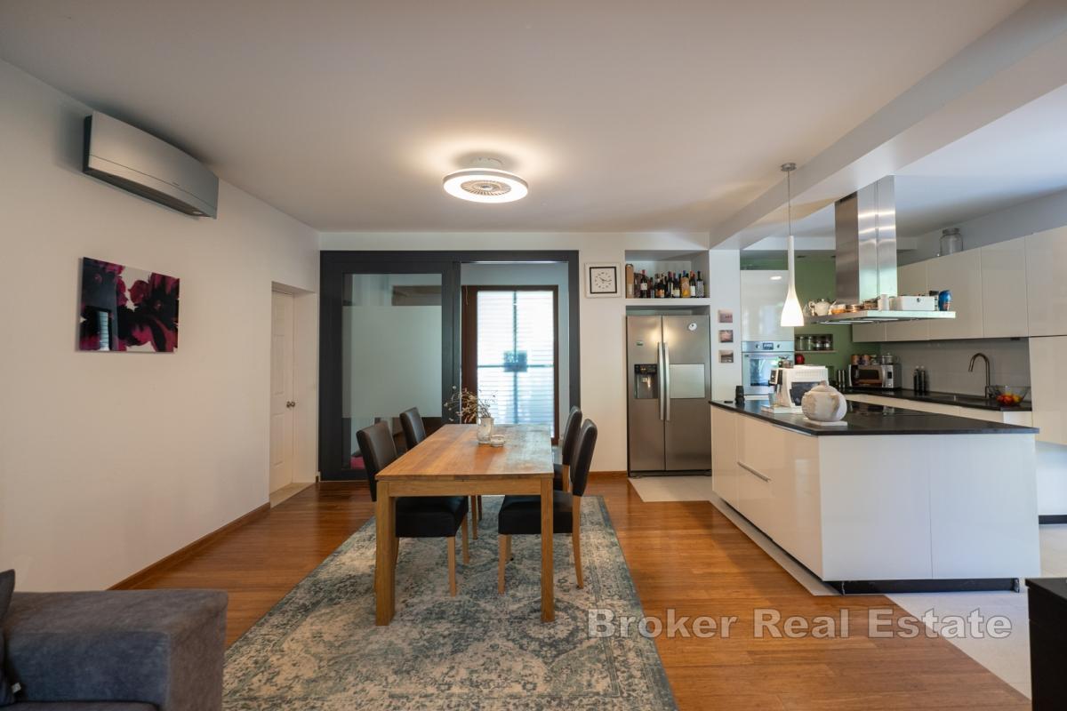 Modern villa med pool