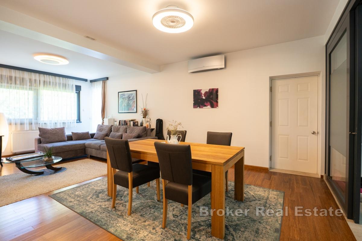 Modern villa med pool