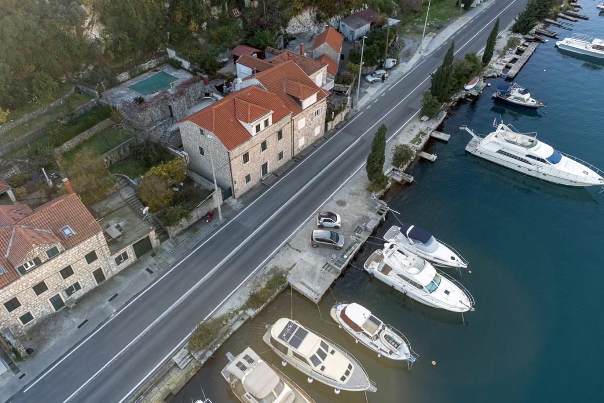 001-1027-03-near-dubrovnik-villa-with-swimming-pool-by-the-sea-for-sale