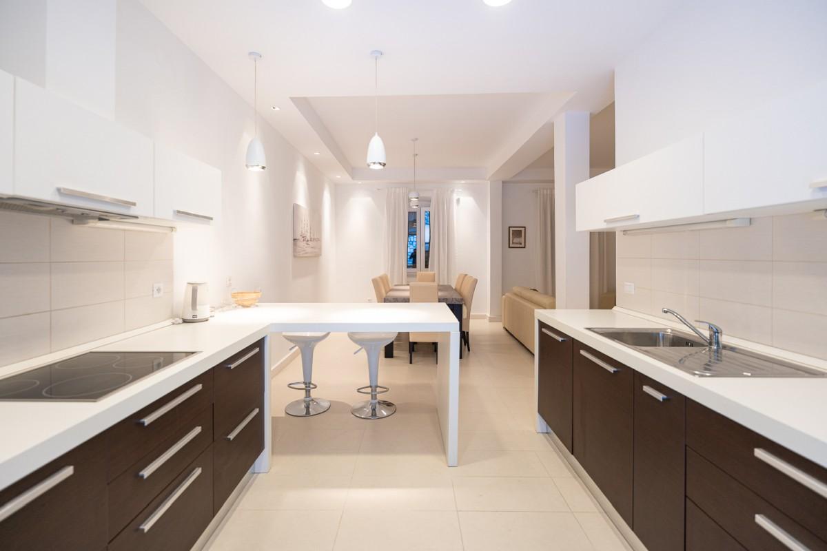 Villa med pool vid havet