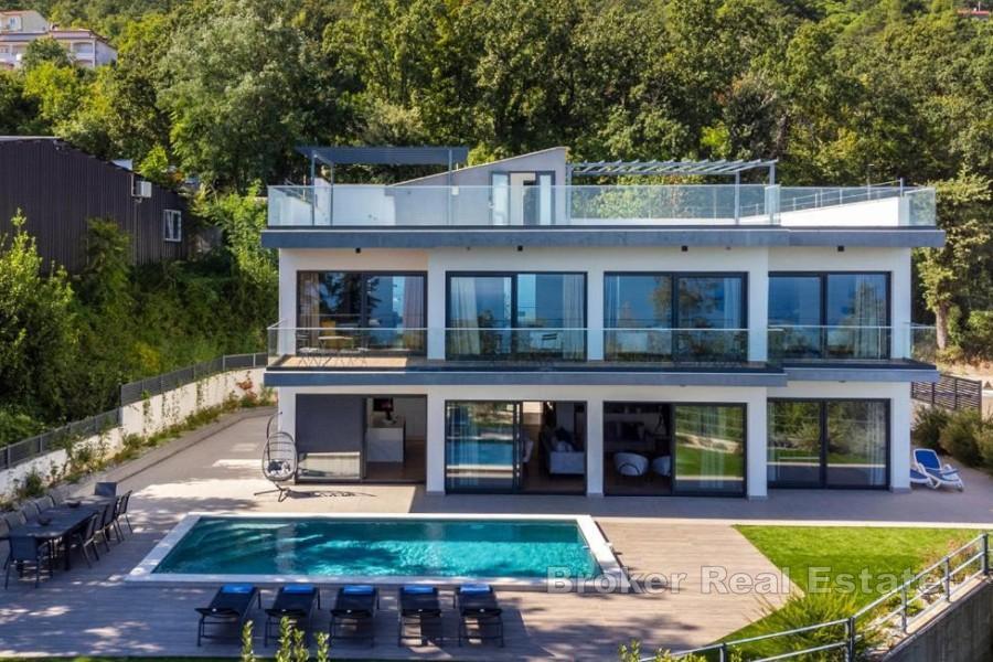 Modern villa med panoramautsikt över havet nära Lovran