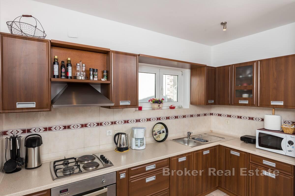 Stan s dodatnim studio apartmanom u Mlinima