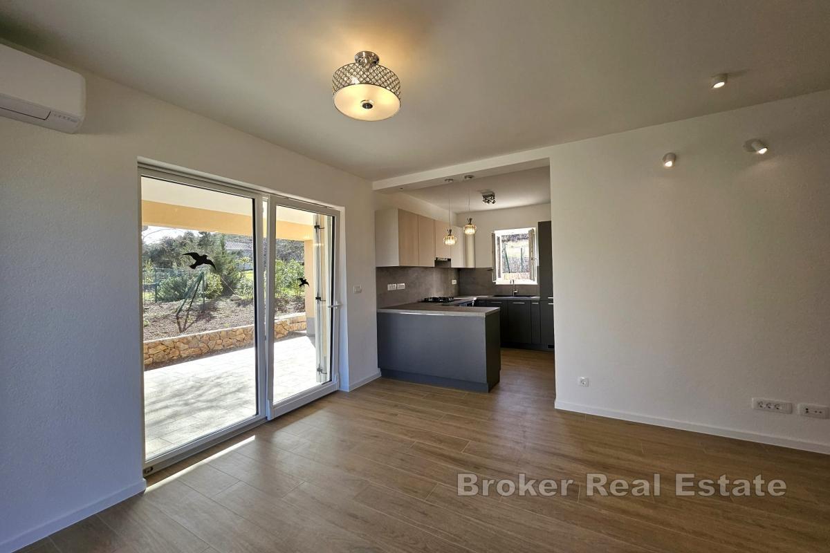 Hus i lugnt läge med havsutsikt