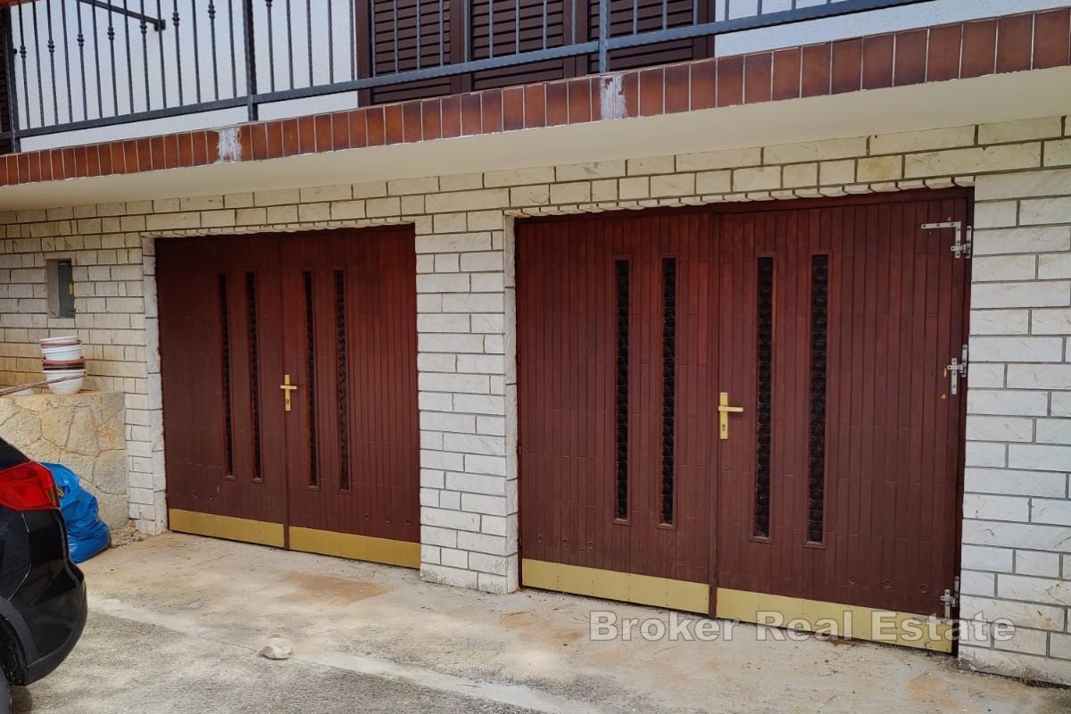 Дом в тихом месте недалеко от моря