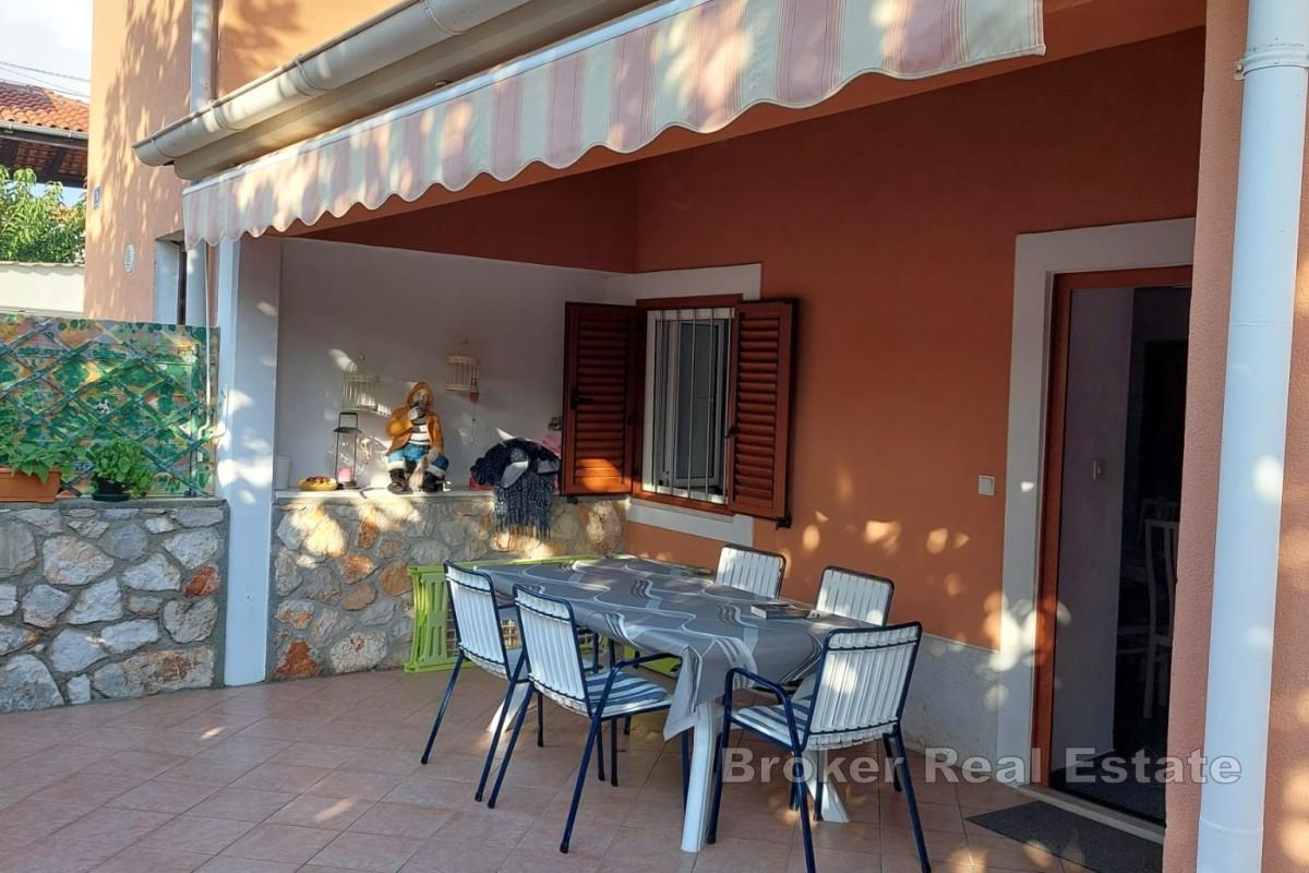 Dům se dvěma apartmány v klidné lokalitě v Mali Lošinj