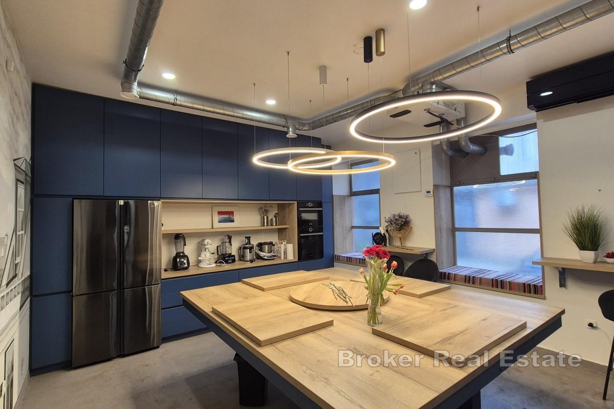 Gewerbefläche im Stadtzentrum mit sicherem Parkplatz