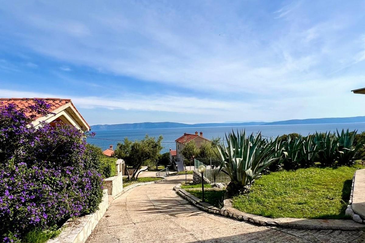 001-1032-04-Labin-building-land-with-a-catering-facility-for-sale