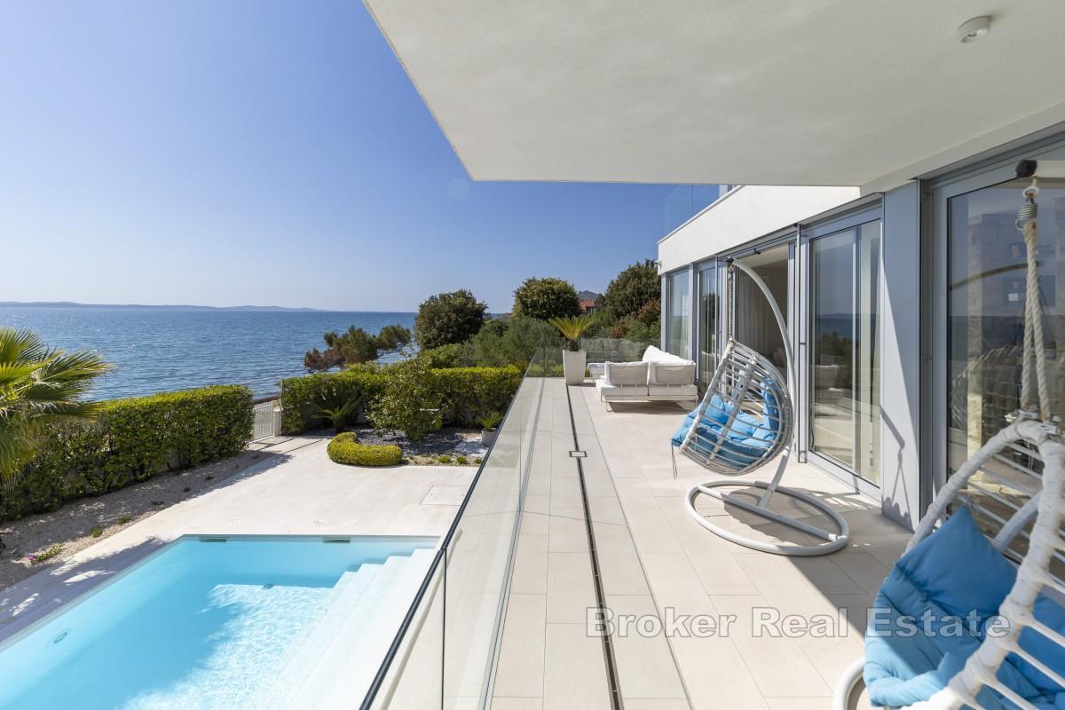 Villa d'architecte en première ligne de mer