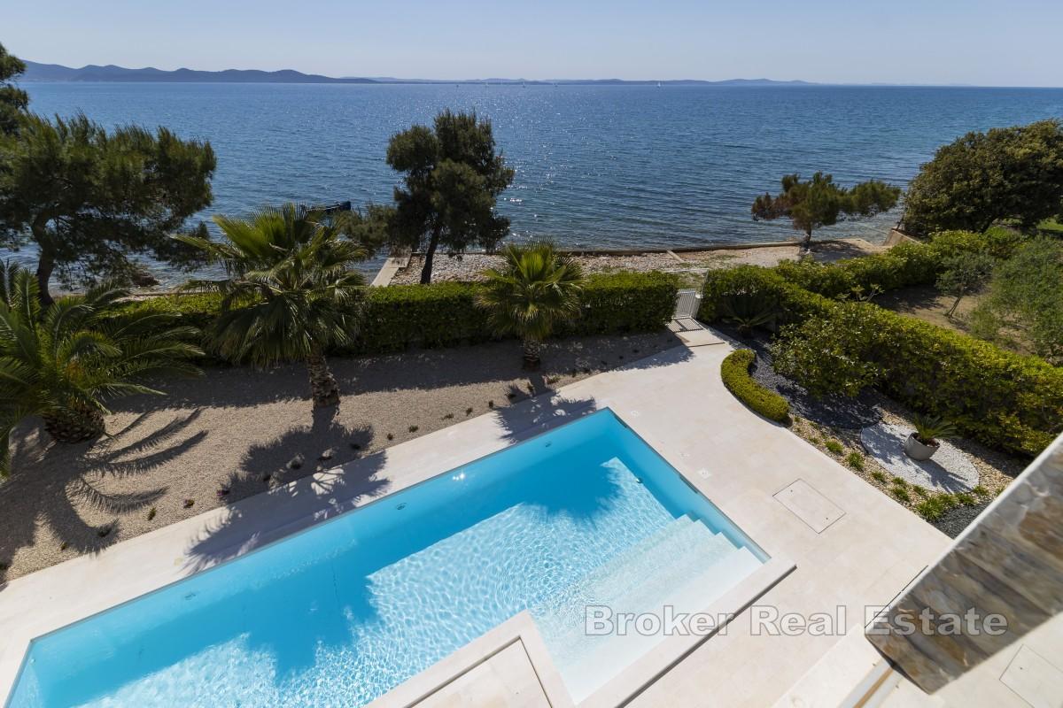 Villa d'architecte en première ligne de mer