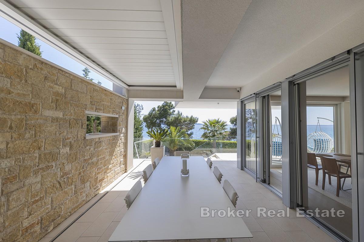 Villa d'architecte en première ligne de mer