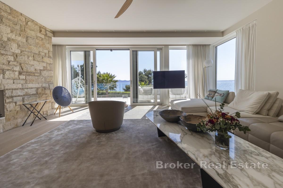Villa d'architecte en première ligne de mer